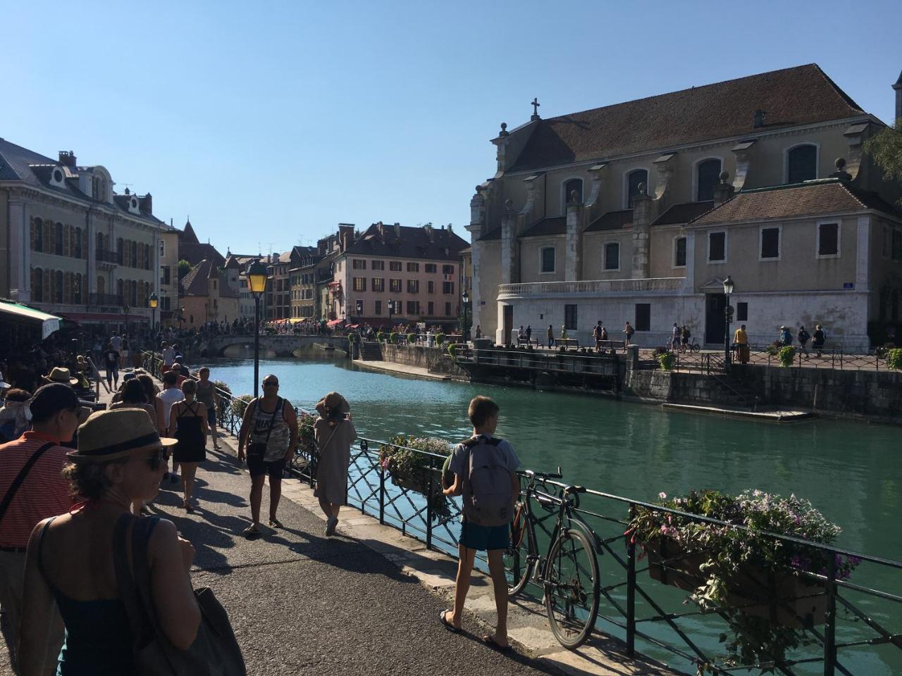 Carpe Diem Annecy Buitenkant foto